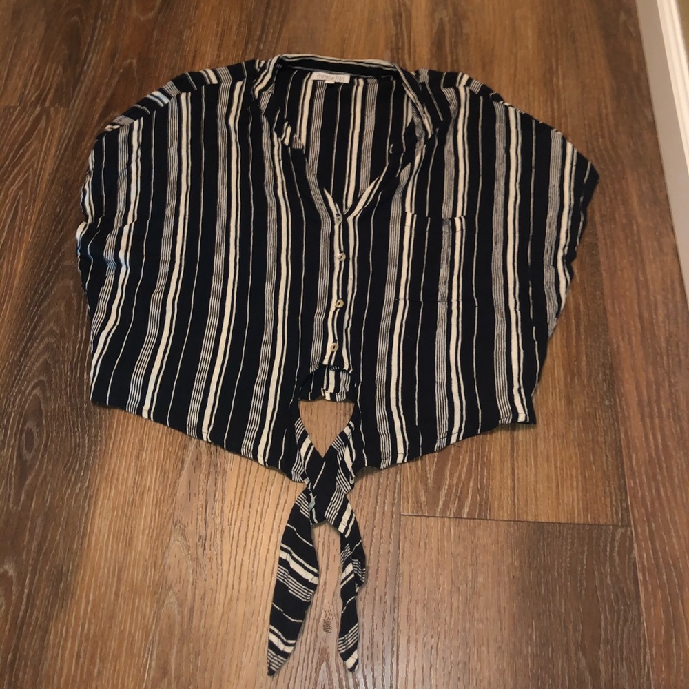 💜 cropped button up with tie